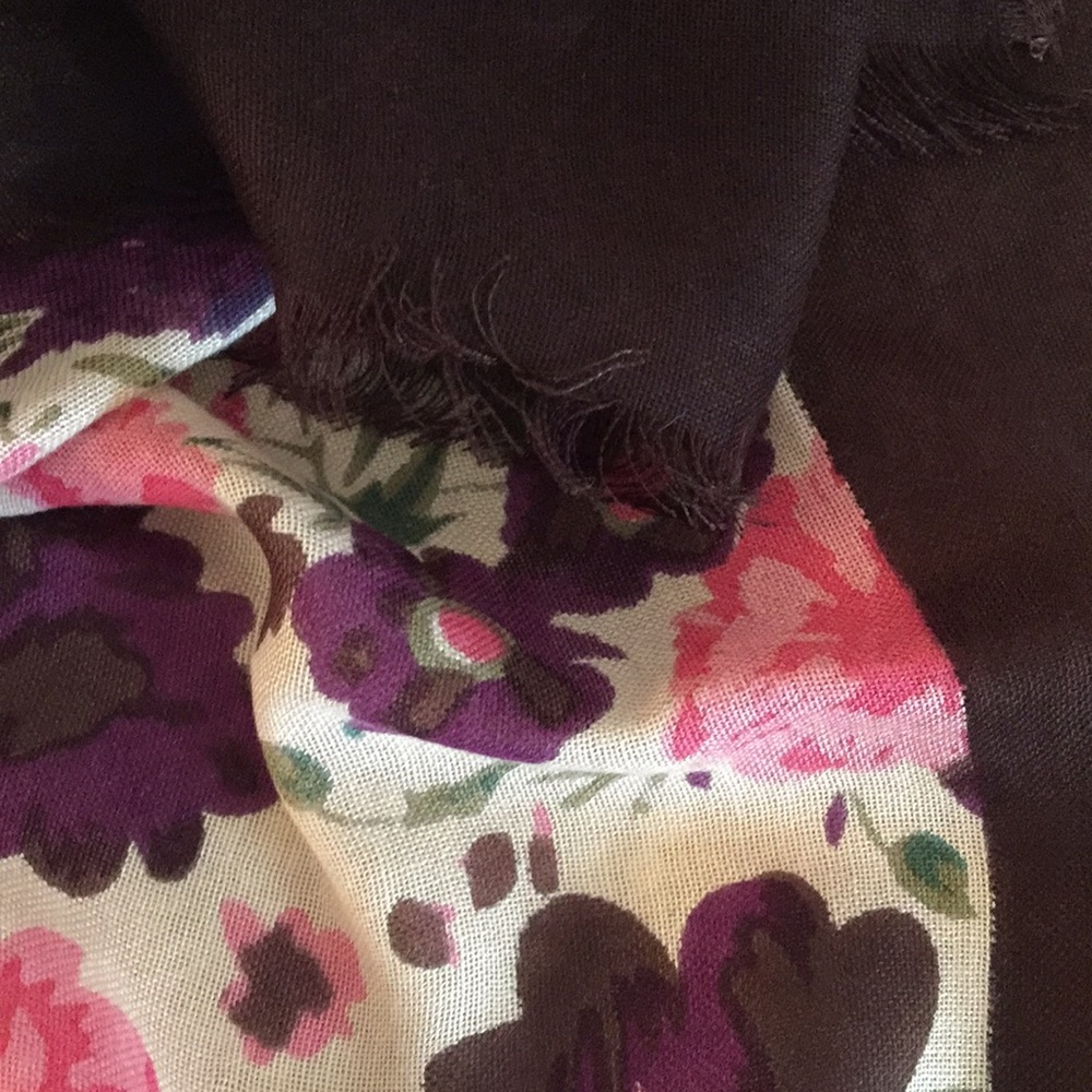 Scarf - Picture 3 of 5